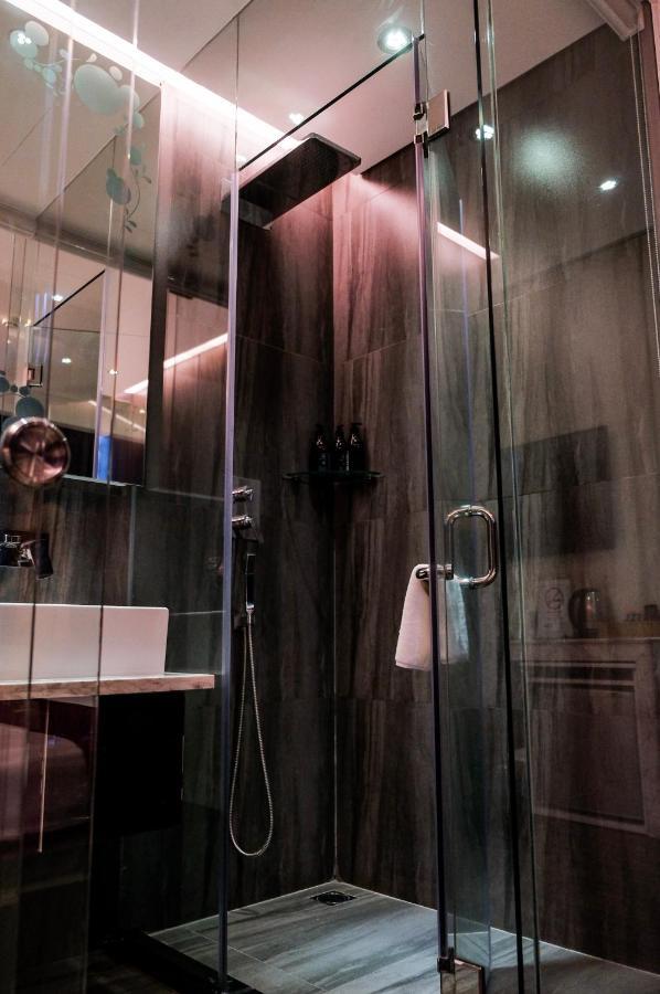 Signature Boutique Hotel Хошимин Екстериор снимка