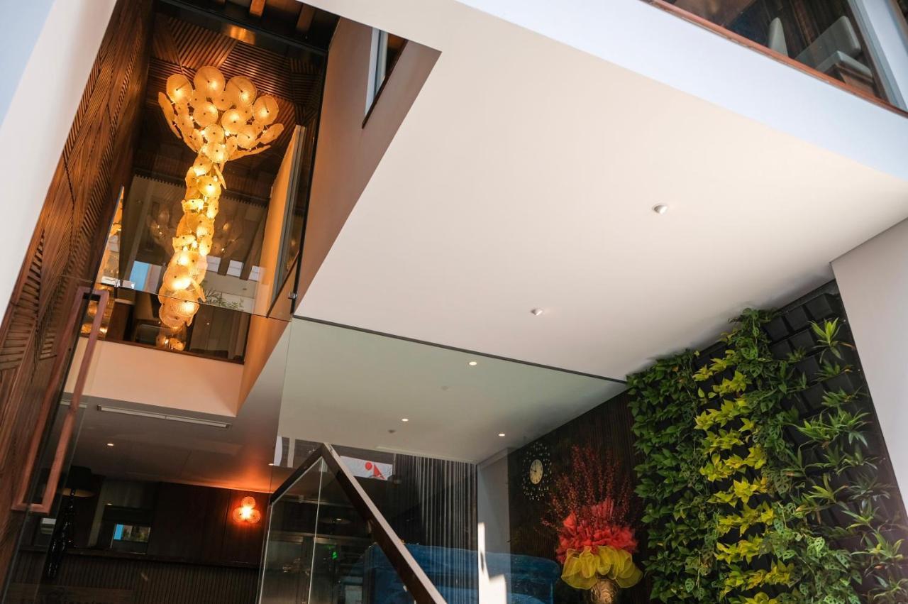 Signature Boutique Hotel Хошимин Екстериор снимка