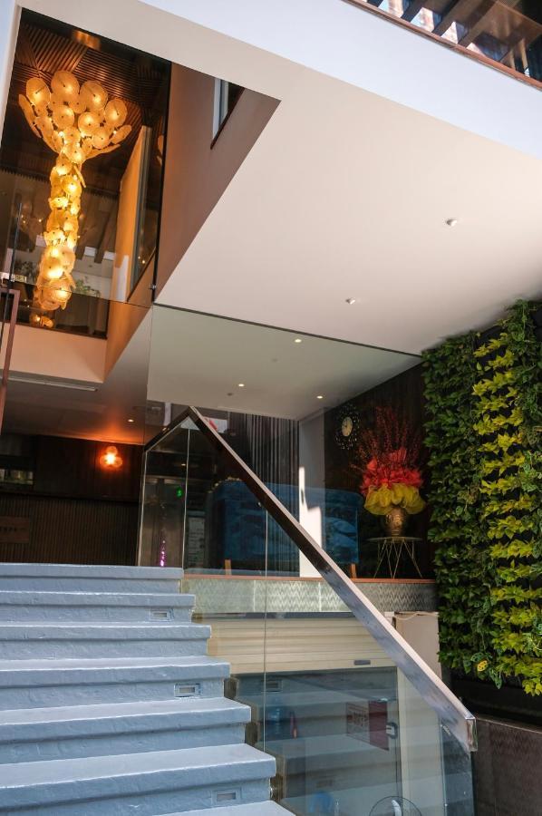 Signature Boutique Hotel Хошимин Екстериор снимка