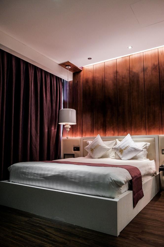 Signature Boutique Hotel Хошимин Екстериор снимка