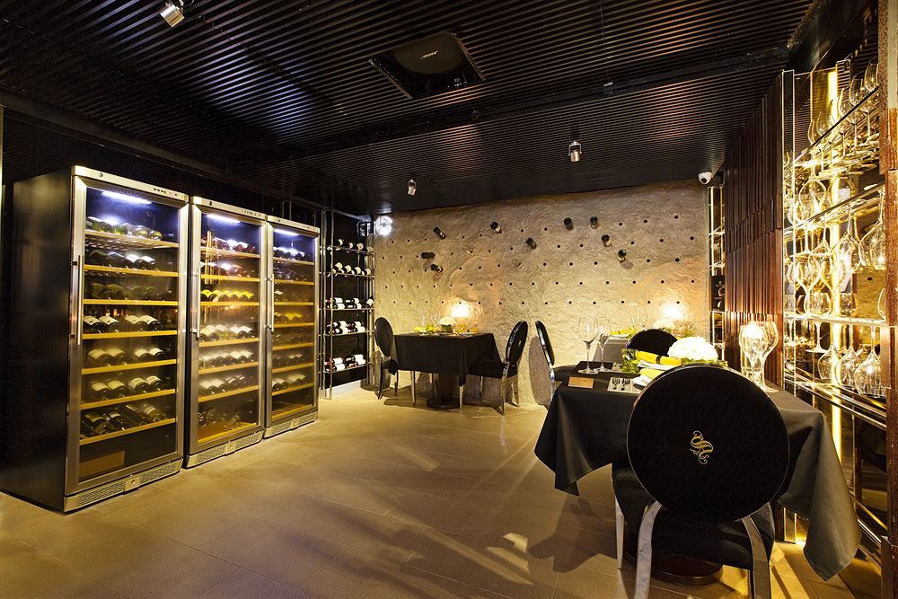Signature Boutique Hotel Хошимин Екстериор снимка